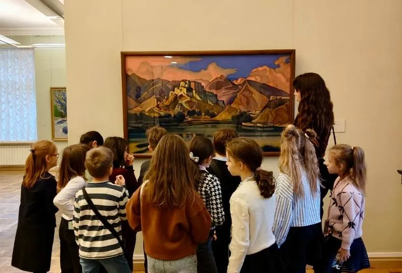 Абонемент «Слушаем, говорим и рисуем в музее»